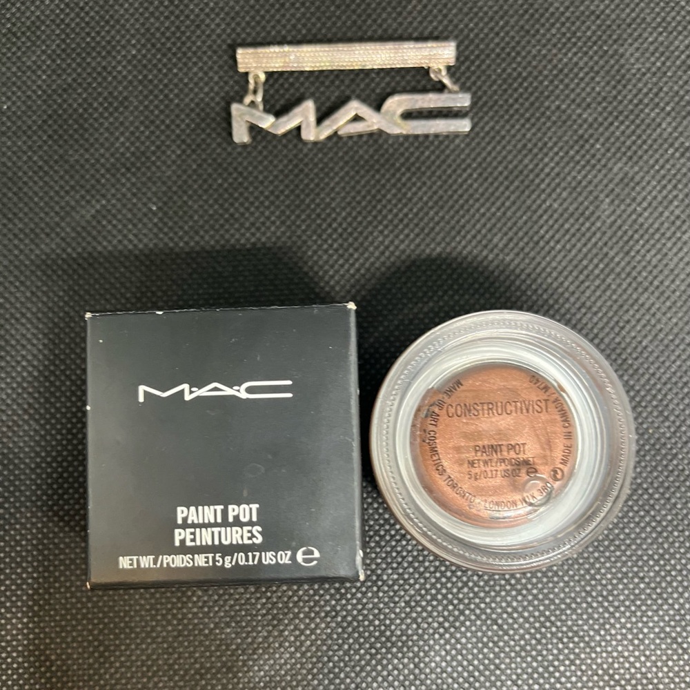 2013 Discontinued MAC “Constructivist” Paint Pot Eyeshadow - New in Box! 🤎